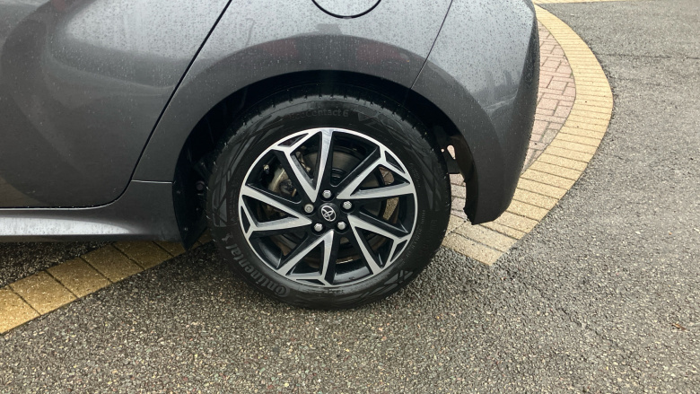 Toyota Yaris 1.5 Hybrid Design 5dr CVT Hybrid Hatchback